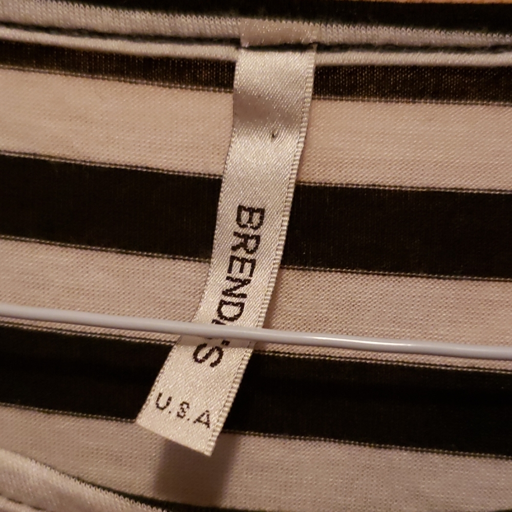 Brenda's Top - Picture 2 of 2